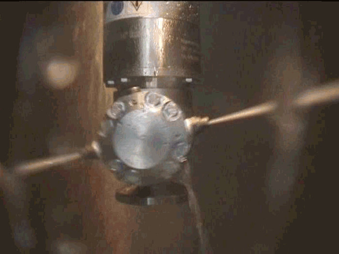 反應(yīng)釜自動(dòng)清洗系統(tǒng)作業(yè)示意圖