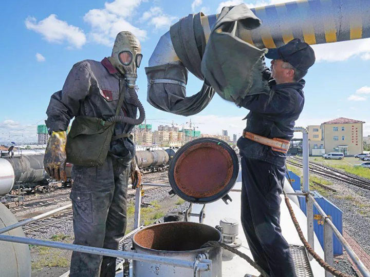 �˹��F·��܇(ch��)��ϴ