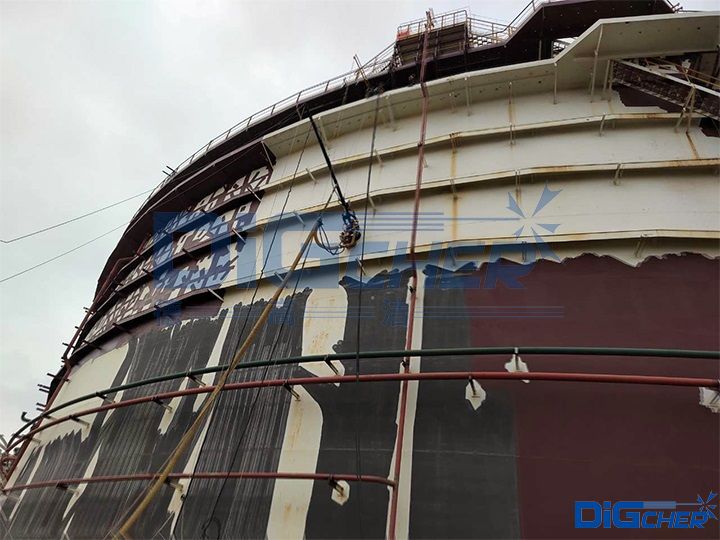 德高潔儲罐除銹機(jī)器人除銹施工