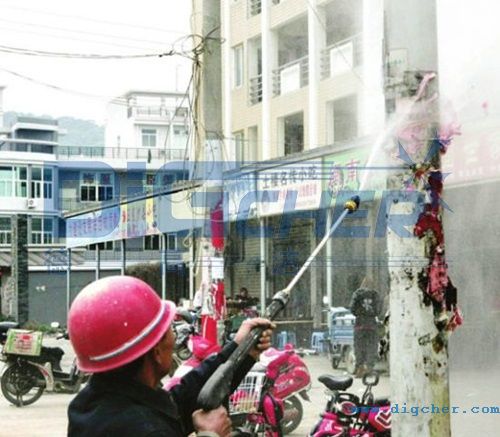 電線(xiàn)桿小廣告清理