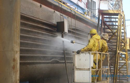 高壓水射流船側(cè)壁清洗